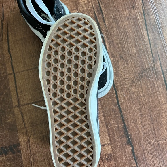 Boys Old Skool Vans - Picture 2 of 5